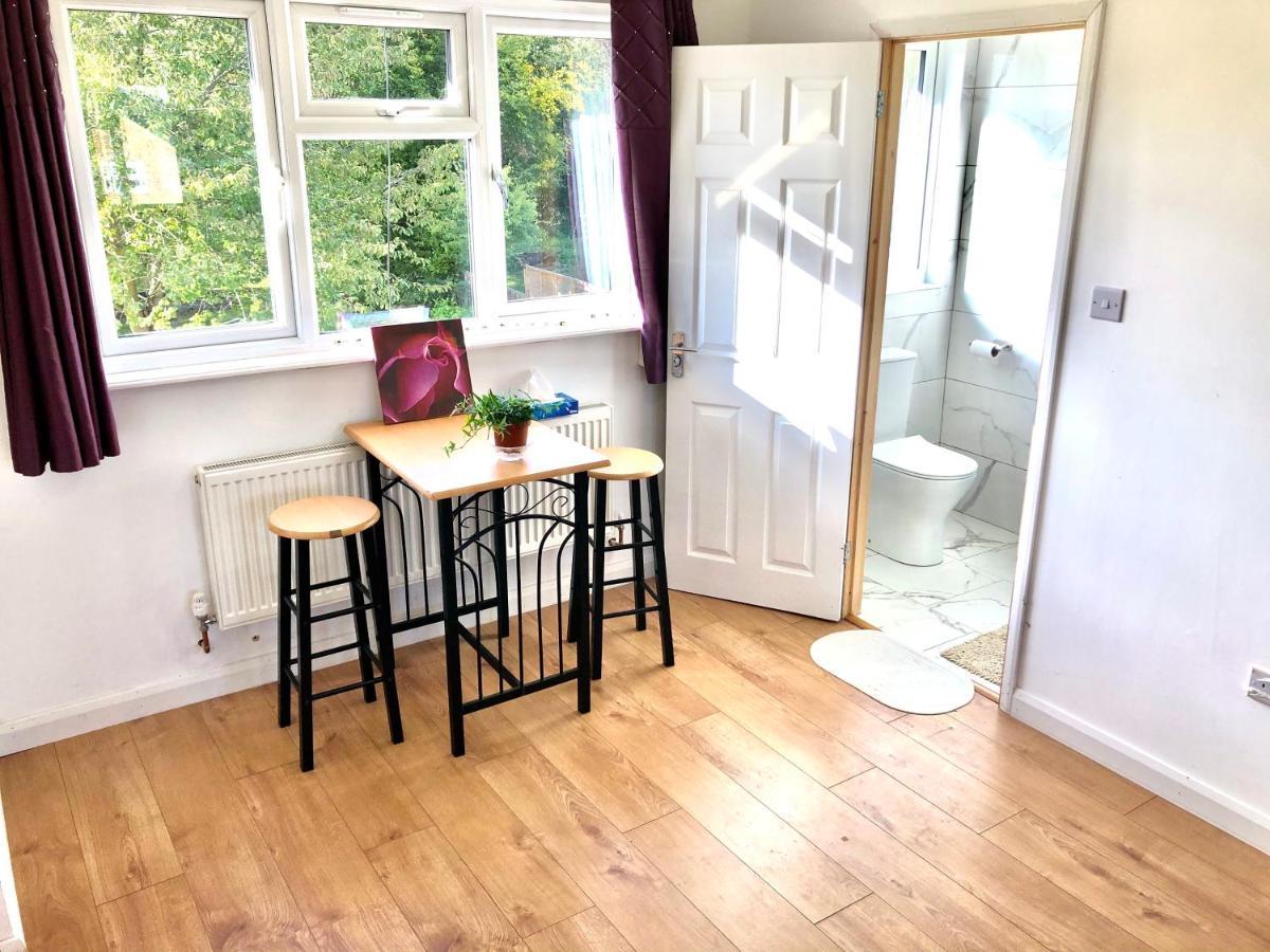 Ferienwohnung Amazing Quiet Garden House Near London Luton Airport Exterior foto